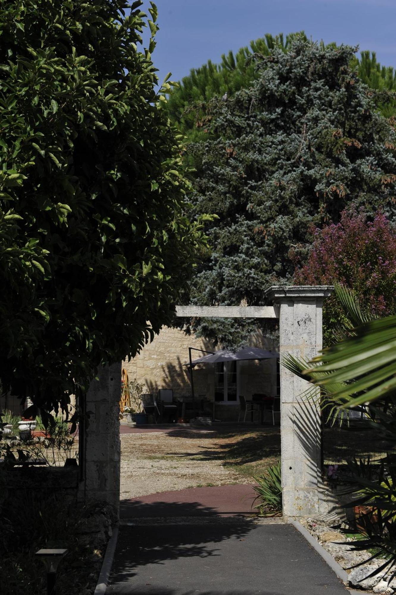 Gites Jardin-Darcy - Piscine Au Sel Bois Екстериор снимка